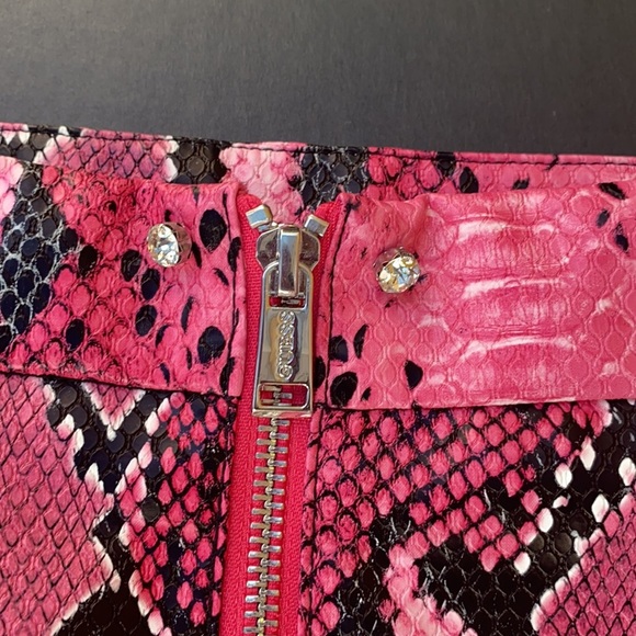 New GUESS Women's Skirt SZ M - Picture 4 of 7